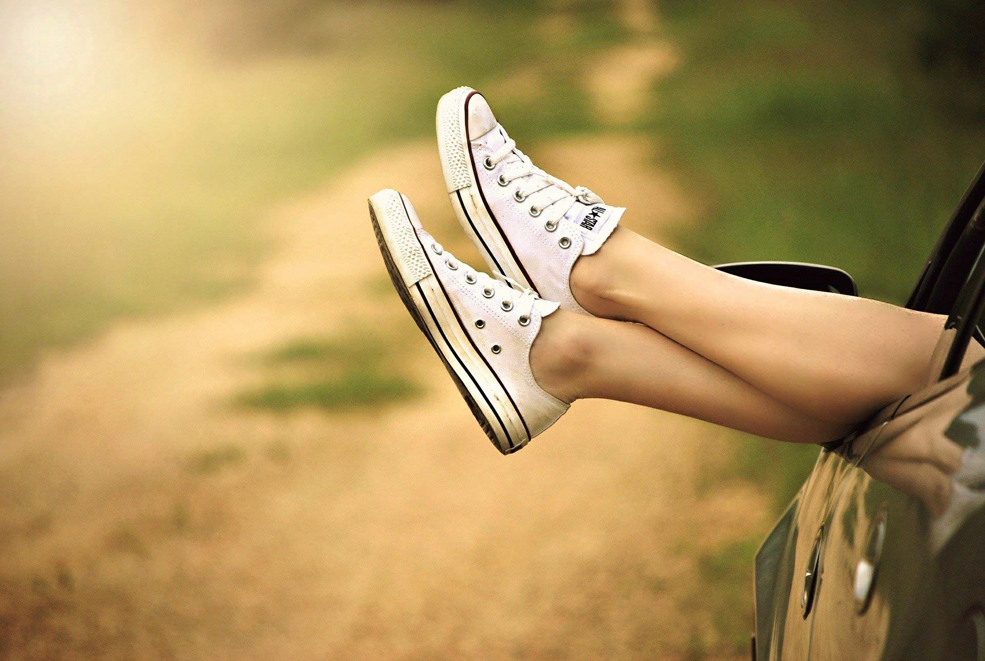 Comment porter des baskets blanches pour femme ?